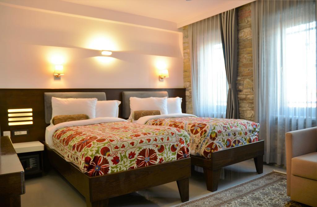 Ayasoluk Hotel & Restaurant Селчук Стая снимка
